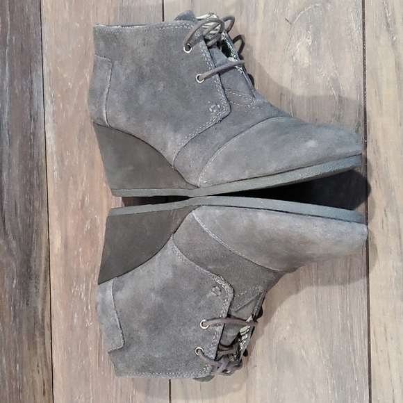 Toms "Like New" Desert wedge Suede shoes sz 10 - Picture 7 of 13